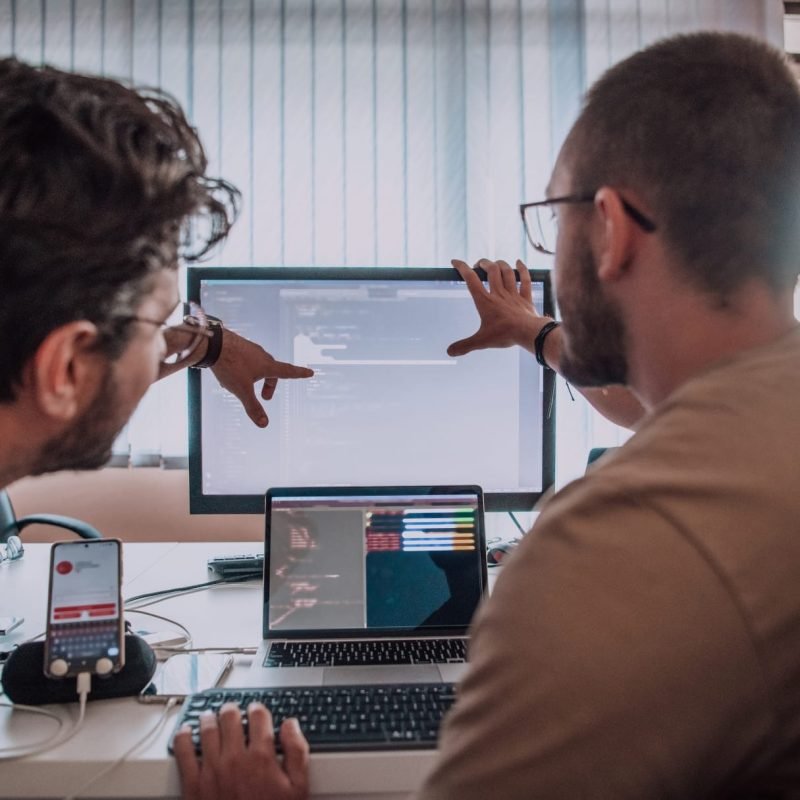 Service Engineers (10)