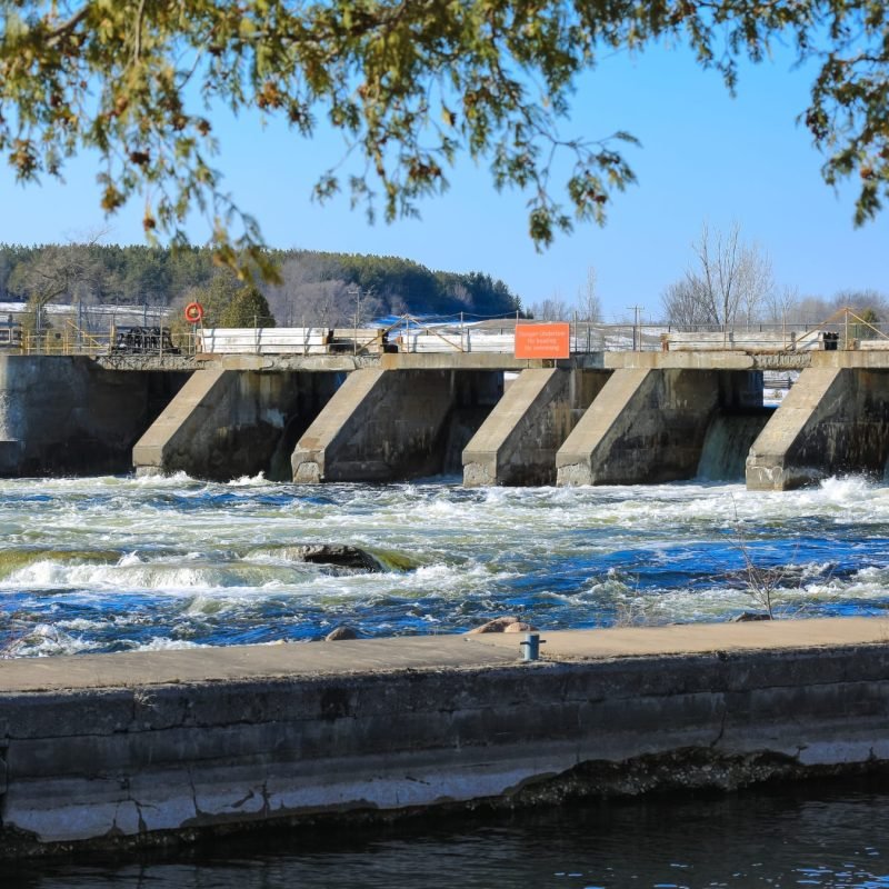 Service Engineers (6)